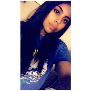 Meet your Posher, Elizabeth